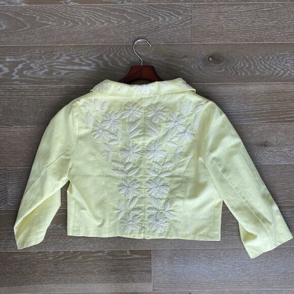 Plenty Cropped Floral Blazer | Yellow | 12. - Picture 4 of 5